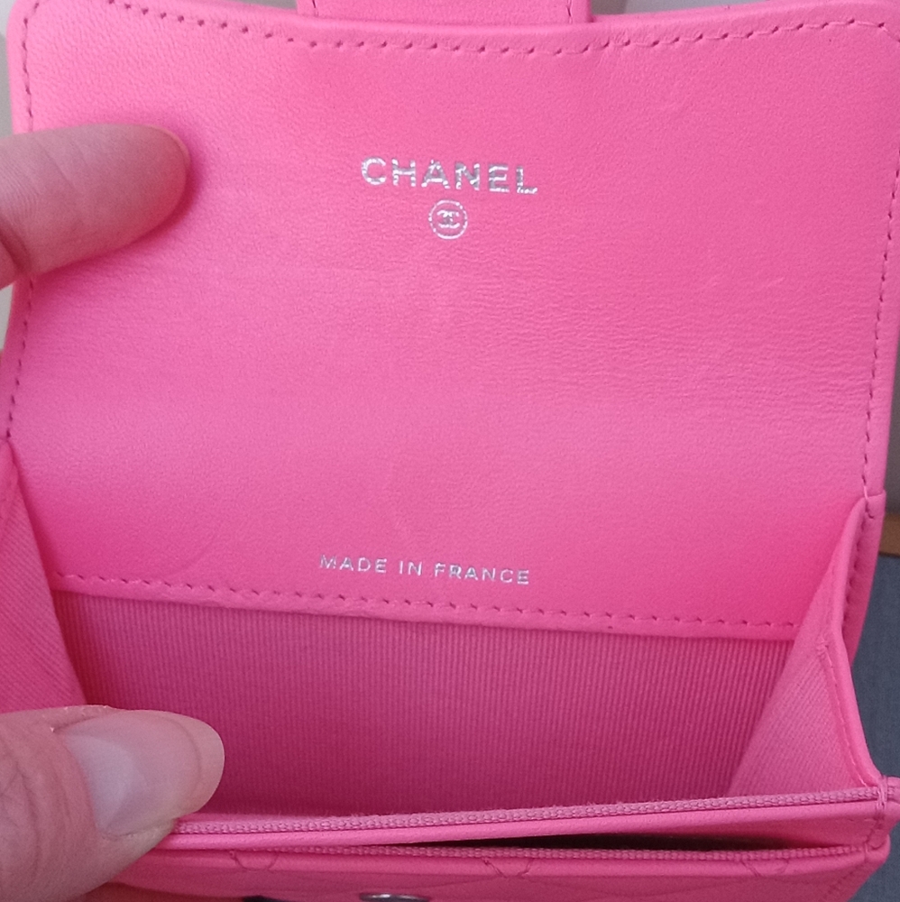 💝 CHANEL Pink Quilted Lambskin Flap Card Holder EUC - Picture 5 of 14